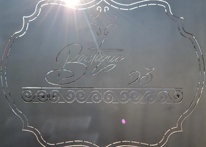 ゲストハウス Boutique 23 4*