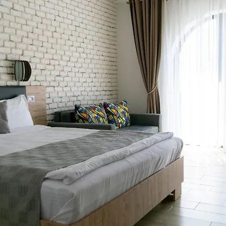 Boutique 23 בית הארחה Douăzeci şi Trei August