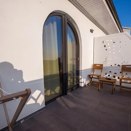 Boutique 23 Douăzeci şi Trei August