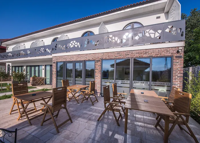 Boutique 23 Guest house Douazeci si Trei August